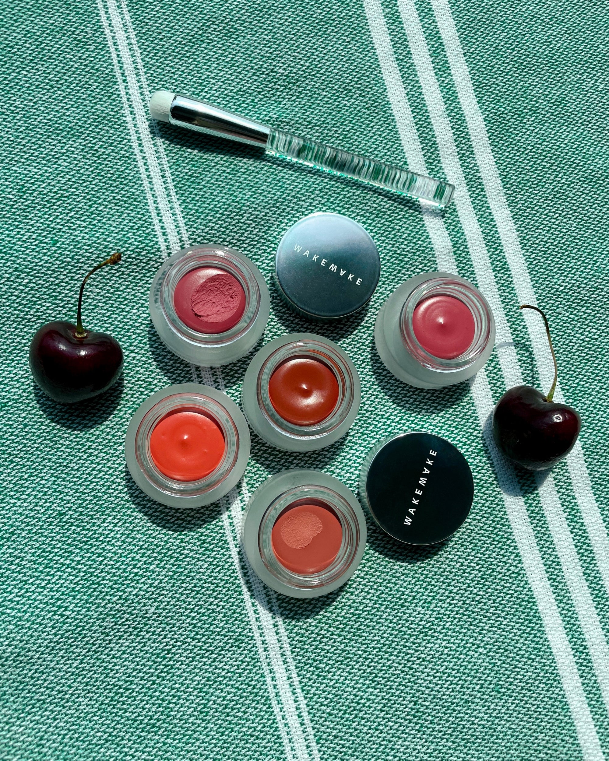 WAKEMAKE Over Blurring Pot (4.5g) | 2-in-1 Lip & Cheek Cream
